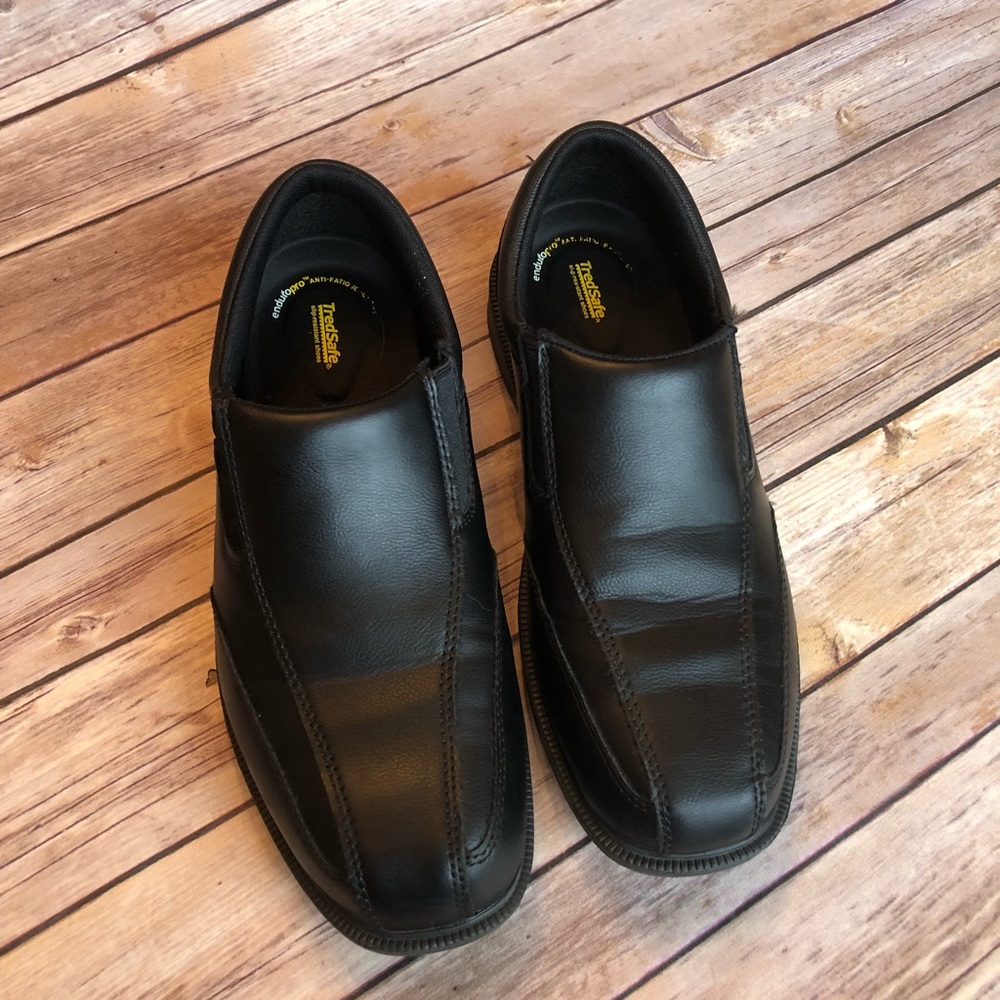 Men's size 8 black dress shoes